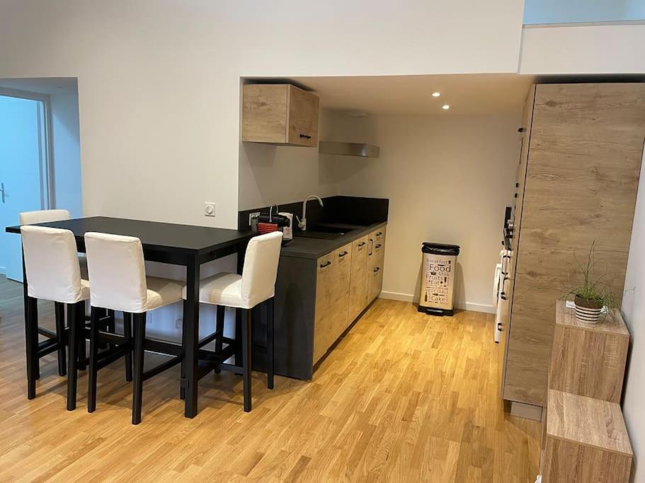 Appartement Atypique Et Fraichement Renove Saint-Vallier  Esterno foto